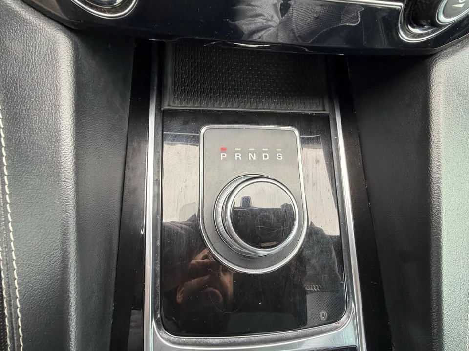 2019 Jaguar F-Pace - Image 16 of 19