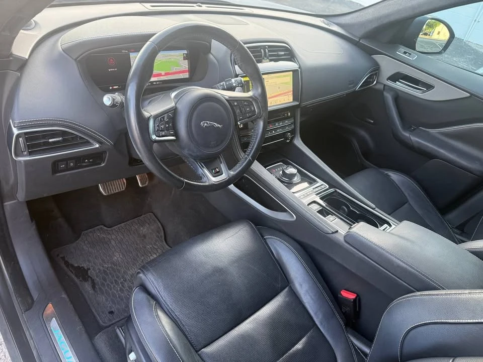 2019 Jaguar F-Pace - Image 9 of 20