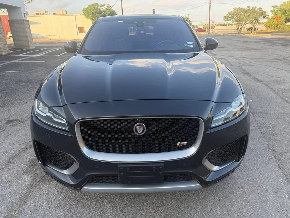 2019 Jaguar F-Pace - Image 2 of 20