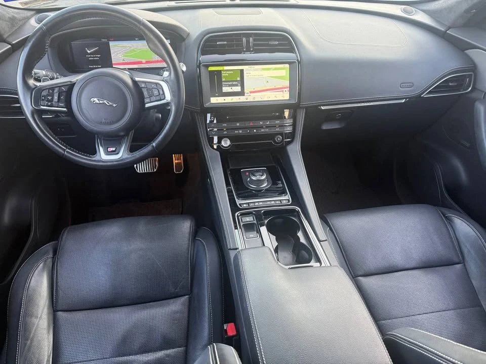 2019 Jaguar F-Pace - Image 13 of 20