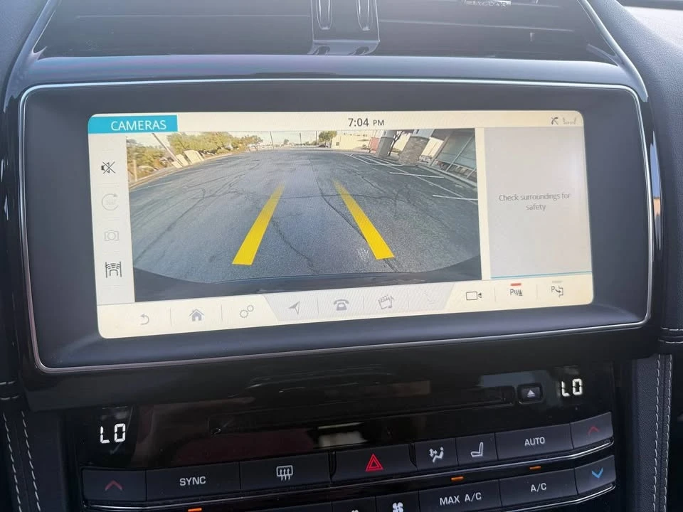 2019 Jaguar F-Pace - Image 15 of 20
