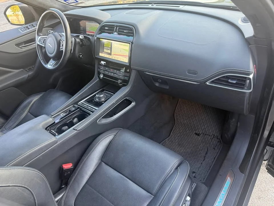 2019 Jaguar F-Pace - Image 11 of 20
