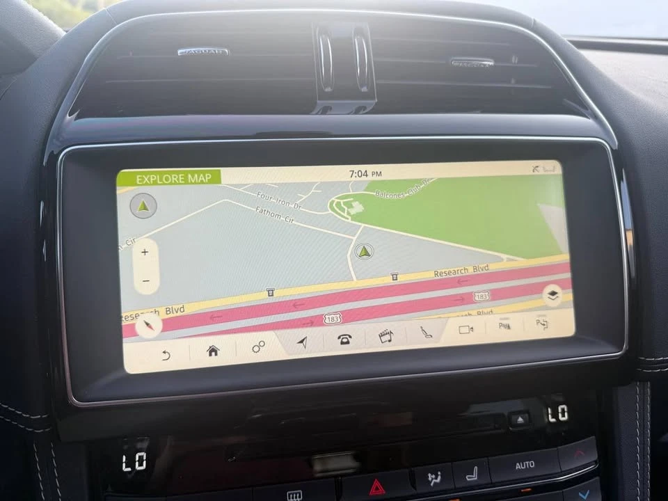 2019 Jaguar F-Pace - Image 14 of 20