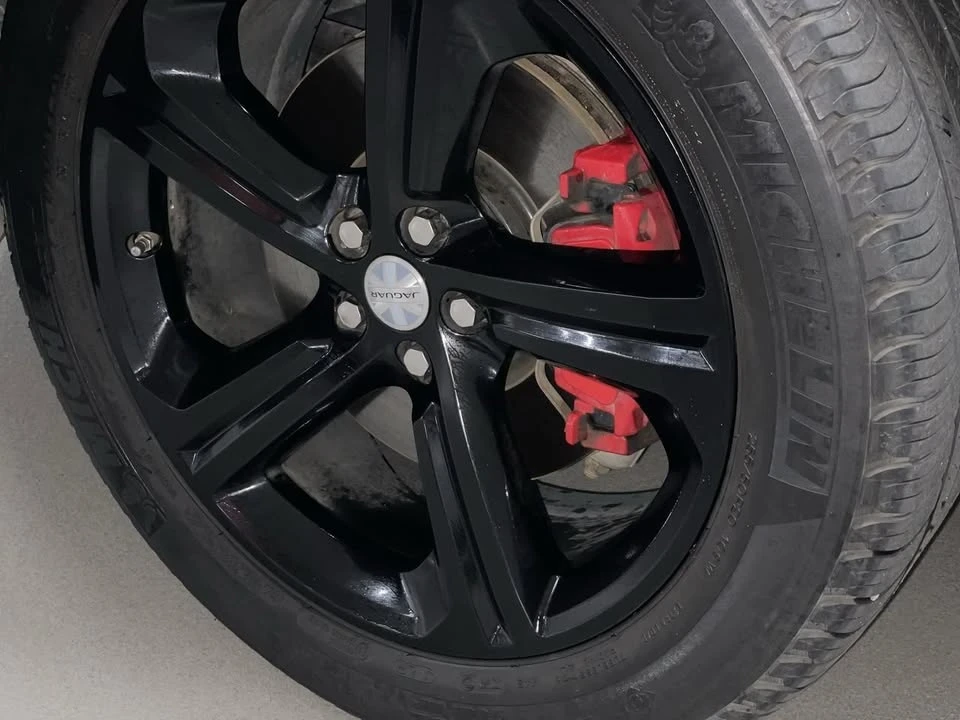 2019 Jaguar F-Pace - Image 9 of 20