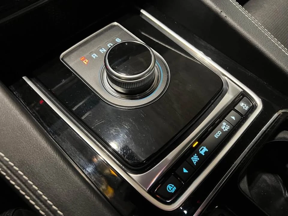 2019 Jaguar F-Pace - Image 9 of 14