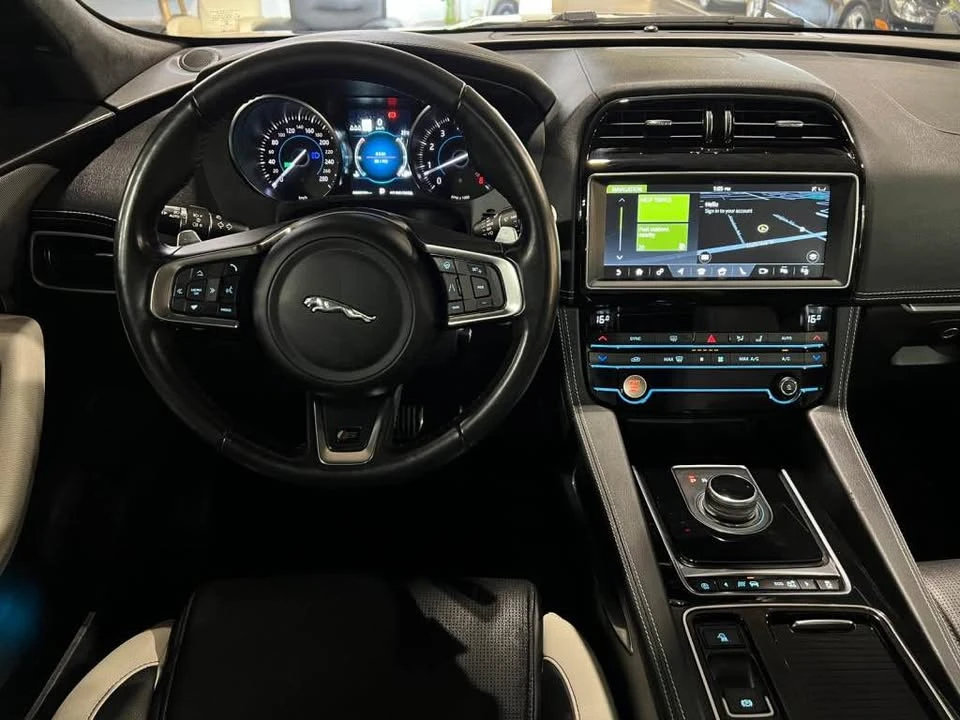 2019 Jaguar F-Pace - Image 7 of 14