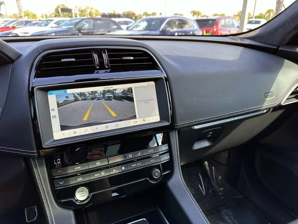2019 Jaguar F-Pace - Image 13 of 15