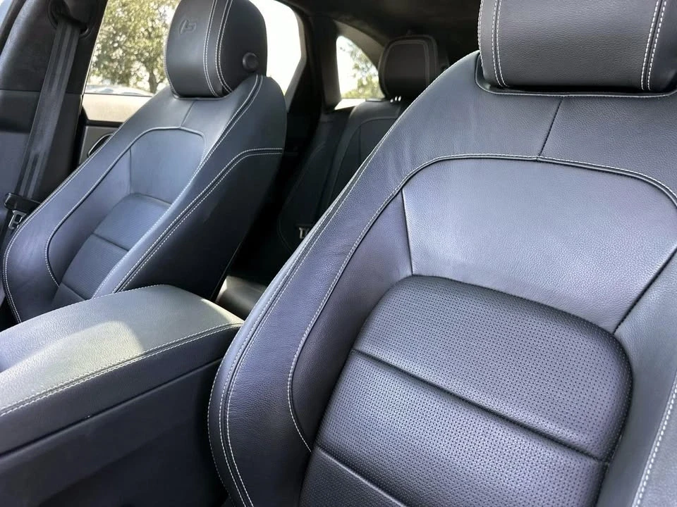 2019 Jaguar F-Pace - Image 11 of 15