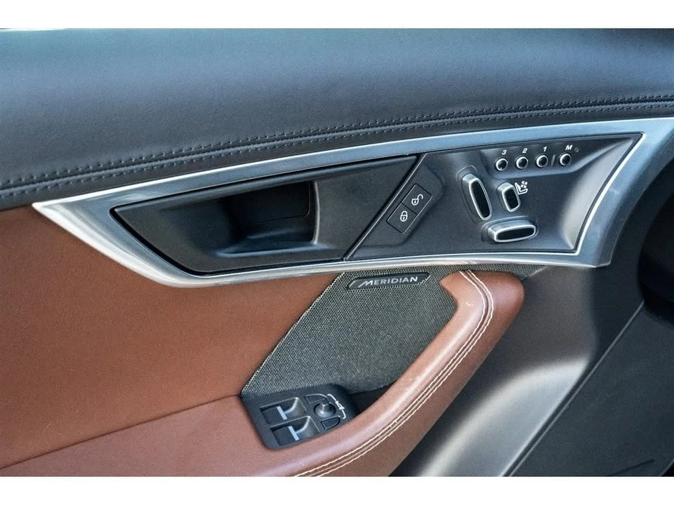2019 Jaguar F-Type 1st Gen - Image 16 of 19