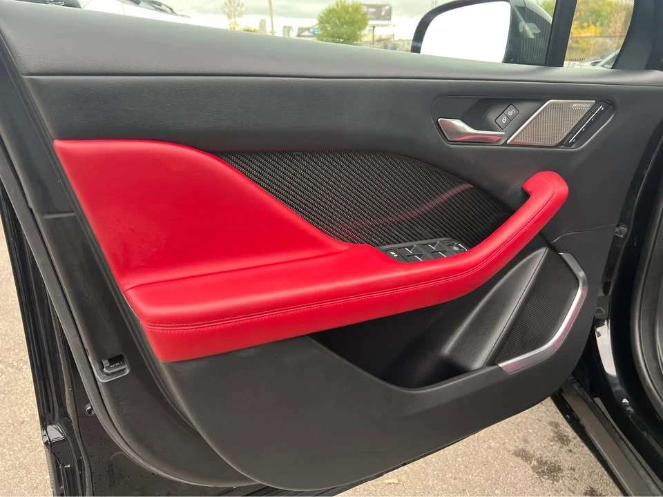 2019 Jaguar I-Pace - Image 17 of 20