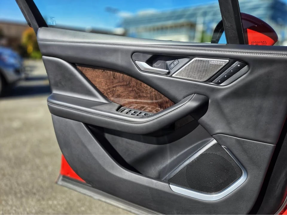 2019 Jaguar I-Pace - Image 11 of 20