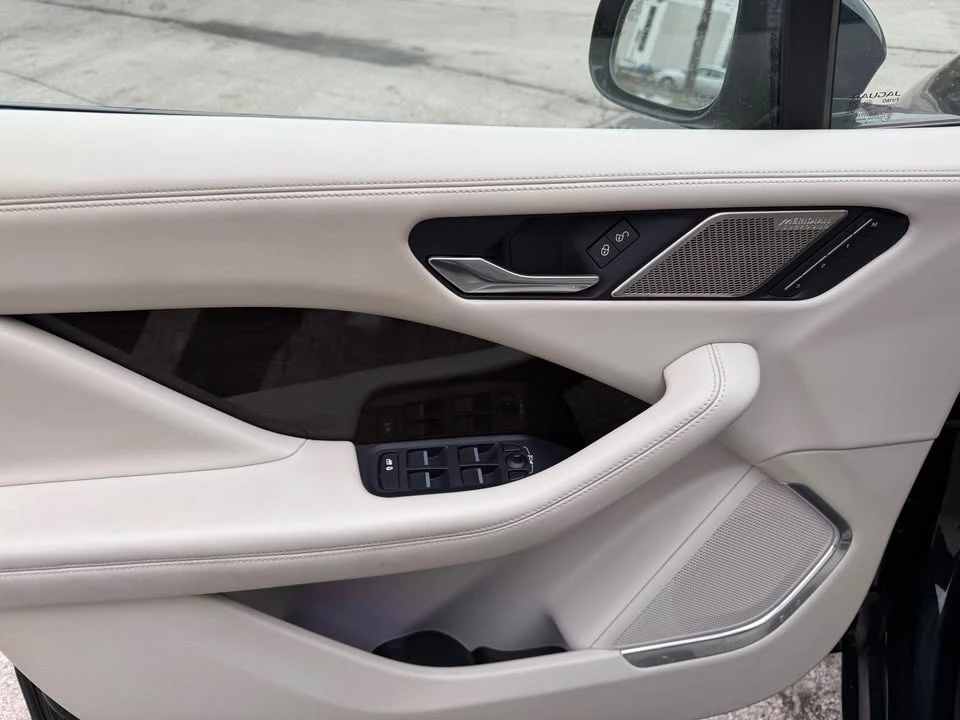2019 Jaguar I-Pace - Image 12 of 20