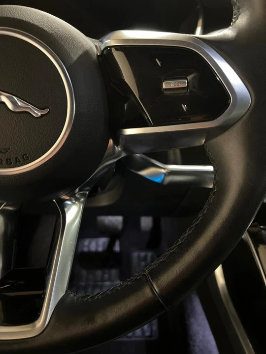 2019 Jaguar I-Pace - Image 14 of 19