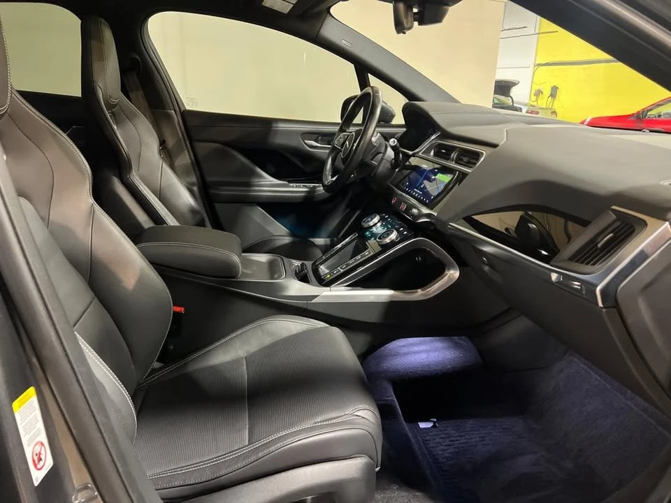 2019 Jaguar I-Pace - Image 11 of 19