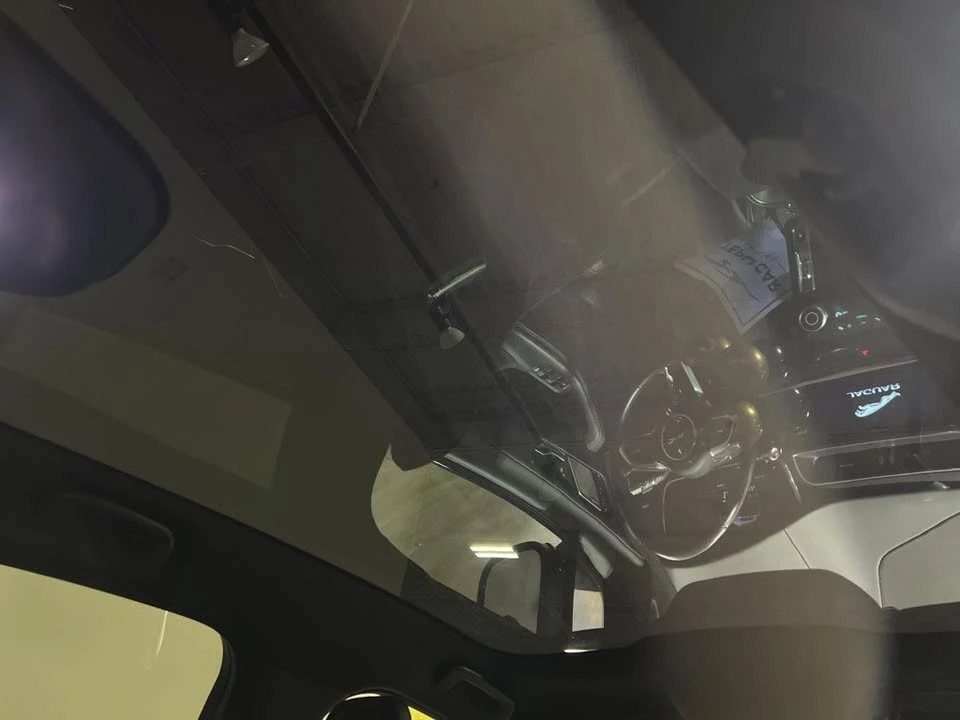 2019 Jaguar I-Pace - Image 15 of 19