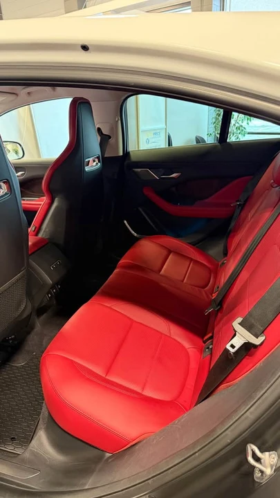 2019 Jaguar I-Pace - Image 9 of 16