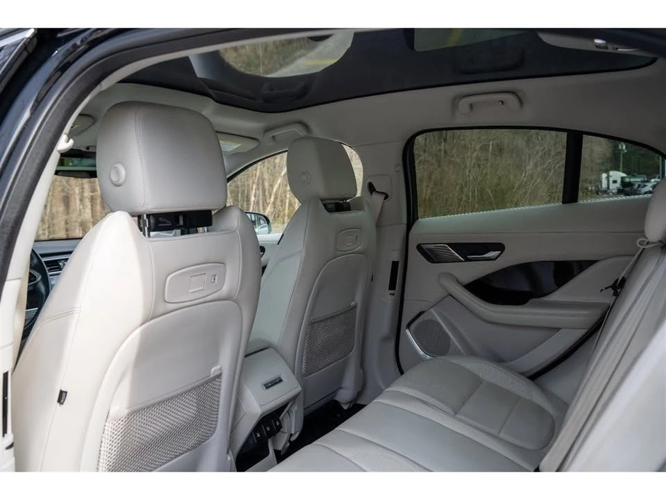 2019 Jaguar I-Pace - Image 17 of 18