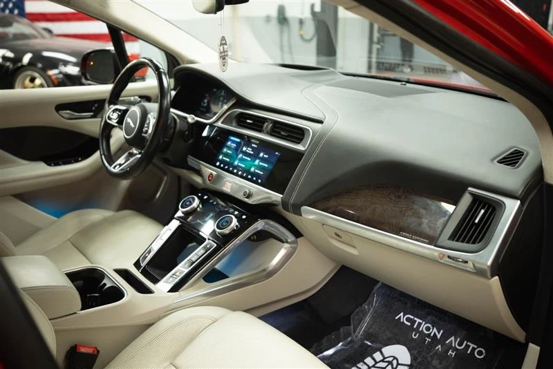 2019 Jaguar I-Pace - Image 15 of 20