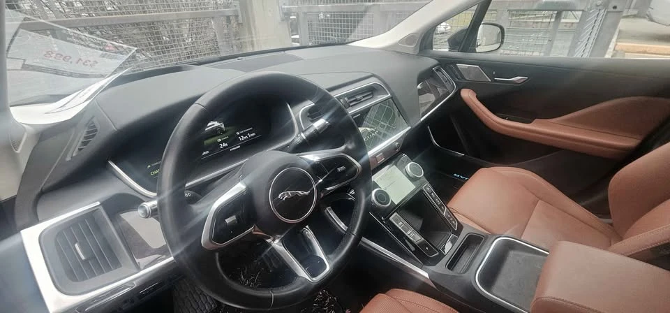 2019 Jaguar I-Pace - Image 14 of 19