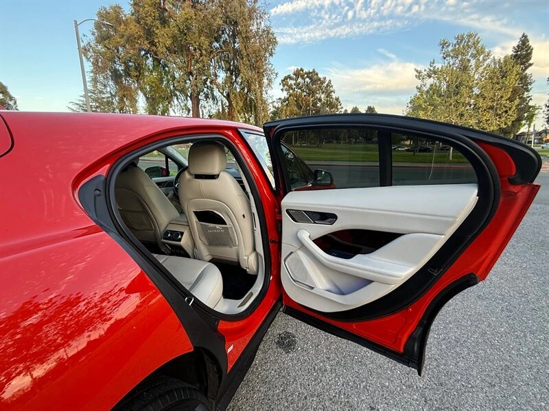 2019 Jaguar I-Pace - Image 16 of 16