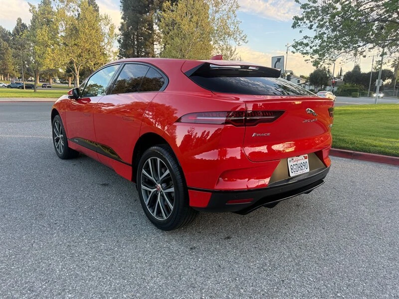 2019 Jaguar I-Pace - Image 5 of 16