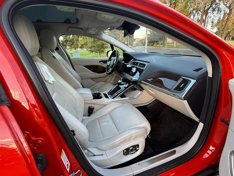 2019 Jaguar I-Pace - Image 12 of 16