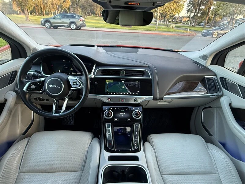 2019 Jaguar I-Pace - Image 9 of 16