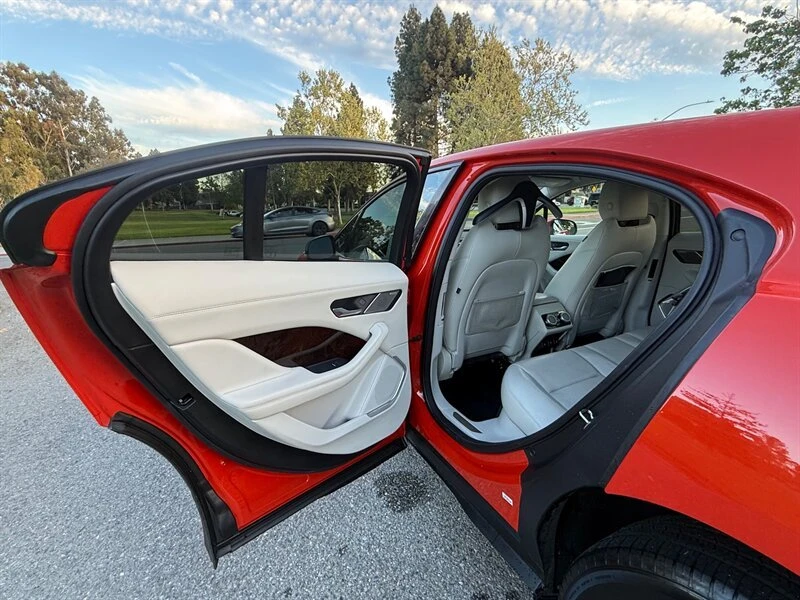 2019 Jaguar I-Pace - Image 14 of 16