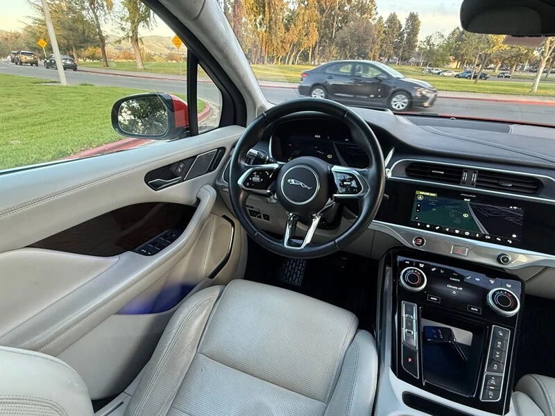 2019 Jaguar I-Pace - Image 8 of 16