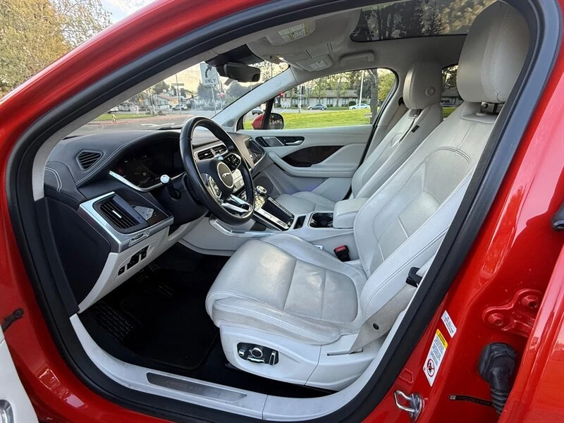 2019 Jaguar I-Pace - Image 11 of 16