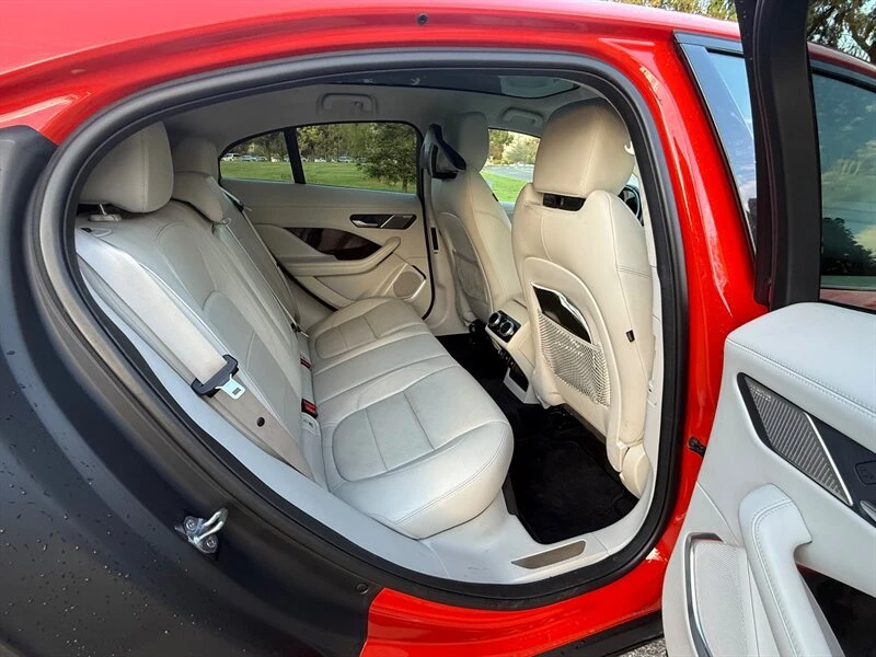 2019 Jaguar I-Pace - Image 10 of 16