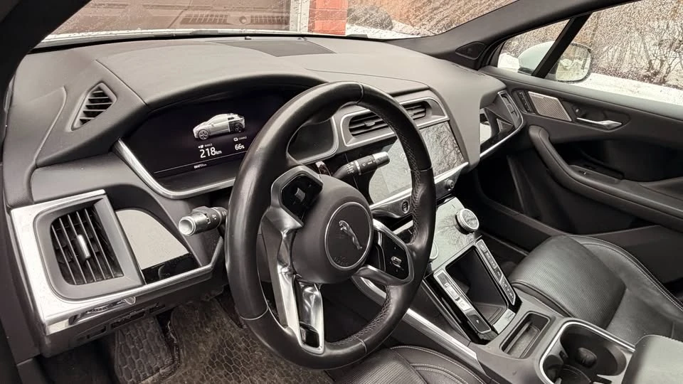 2019 Jaguar I-Pace - Image 8 of 12
