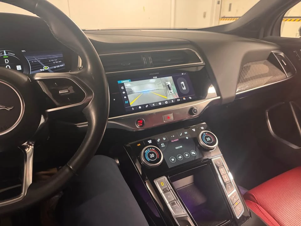 2019 Jaguar I-Pace - Image 15 of 19