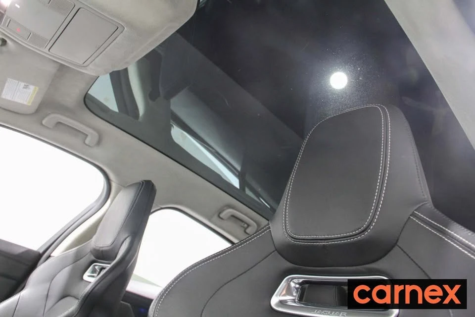 2019 Jaguar I-Pace - Image 15 of 18