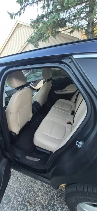2019 Jaguar F-Pace - Image 4 of 10