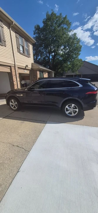 2019 Jaguar F-Pace - Image 7 of 10