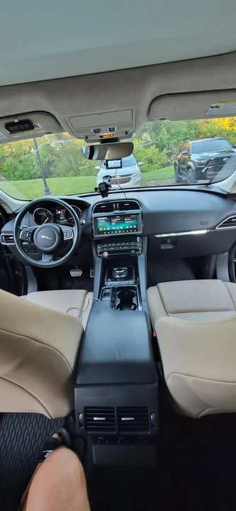 2019 Jaguar F-Pace - Image 3 of 10