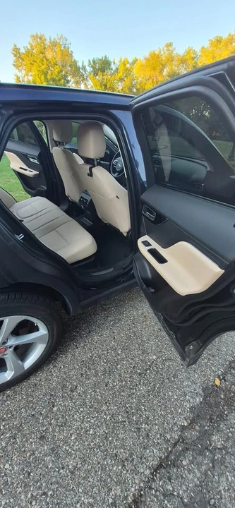2019 Jaguar F-Pace - Image 5 of 10