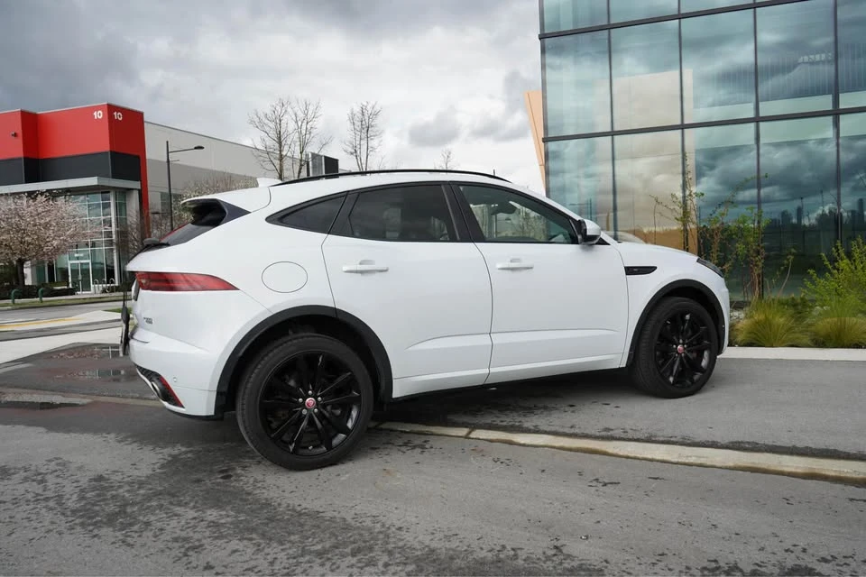 2019 Jaguar E-Pace - Image 11 of 19