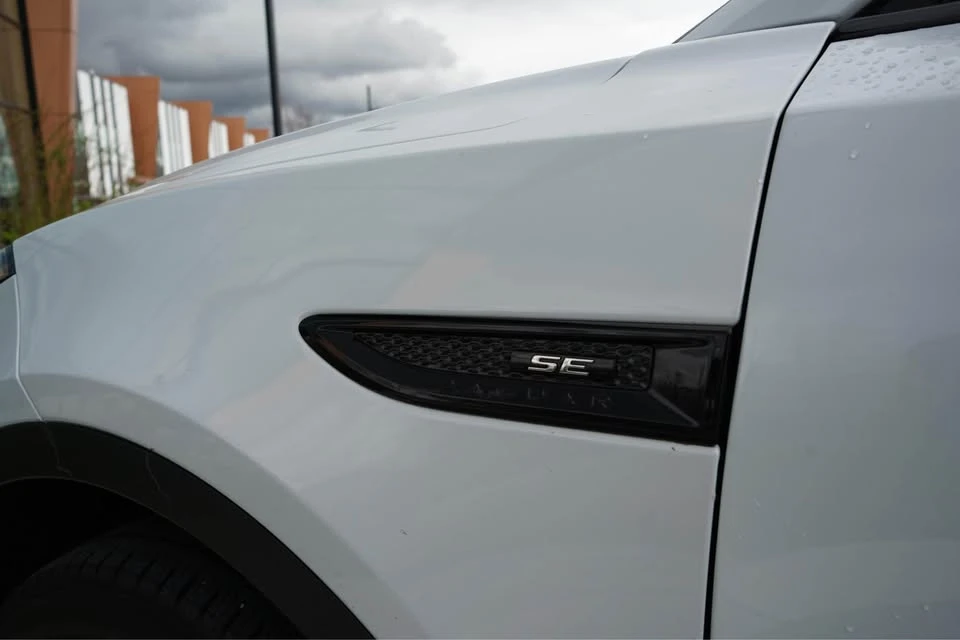 2019 Jaguar E-Pace - Image 16 of 19