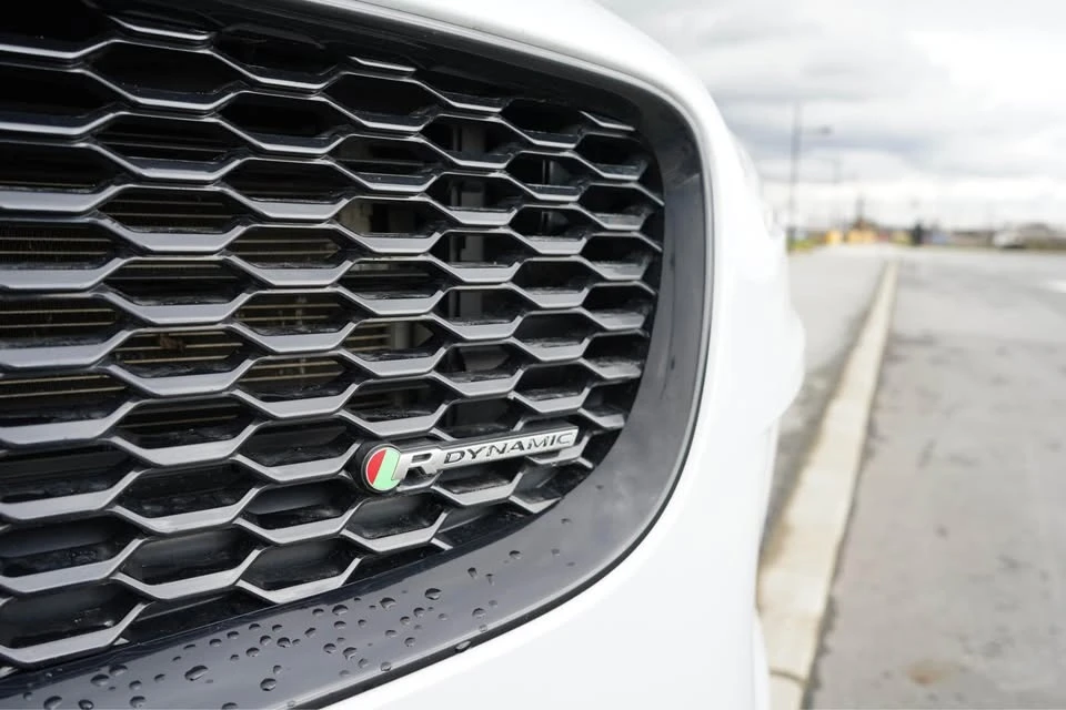 2019 Jaguar E-Pace - Image 14 of 19
