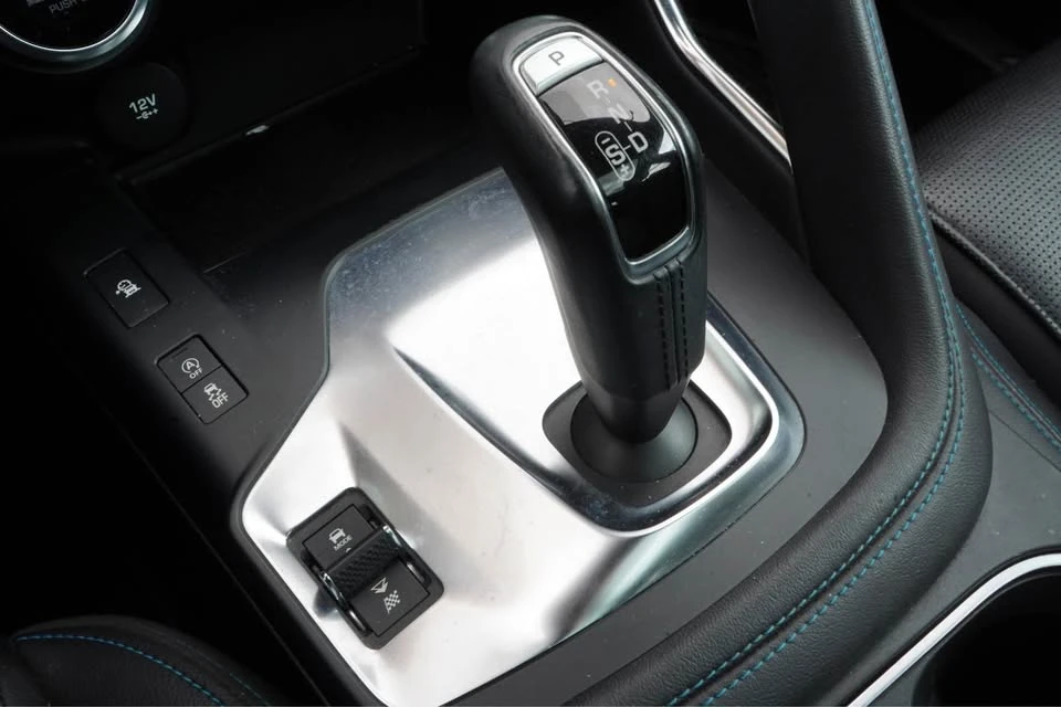 2019 Jaguar E-Pace - Image 17 of 19