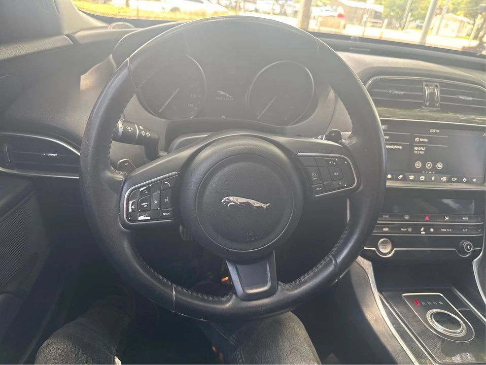 2019 Jaguar XE - Image 17 of 19