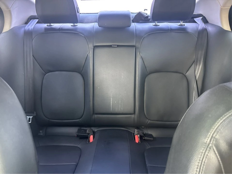 2019 Jaguar XE - Image 14 of 19