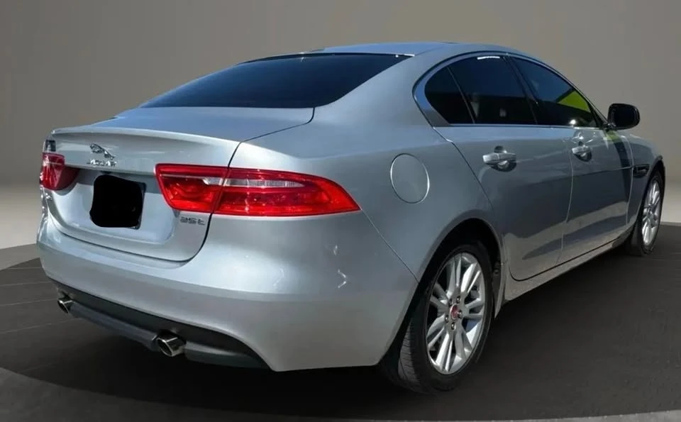 2019 Jaguar XE - Image 2 of 6