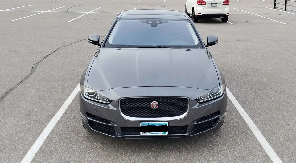 2019 Jaguar XE - Image 6 of 17