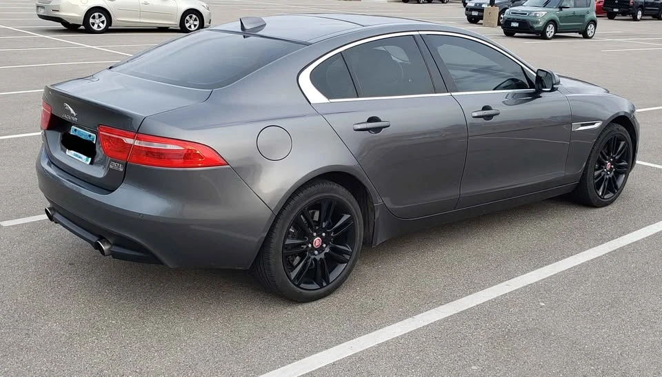 2019 Jaguar XE - Image 3 of 17
