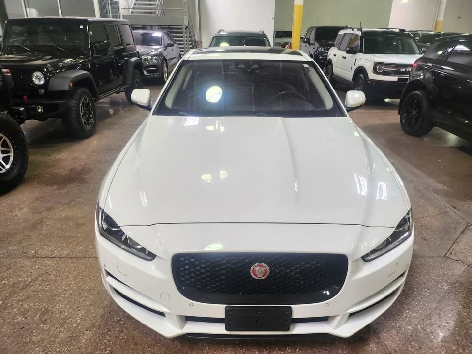 2019 Jaguar XE - Image 2 of 10