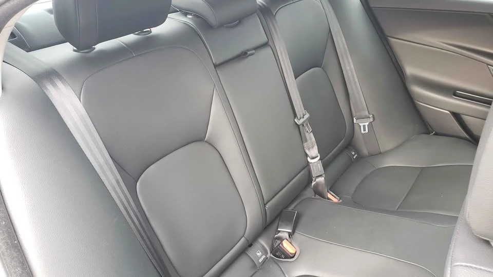 2019 Jaguar XE - Image 14 of 17
