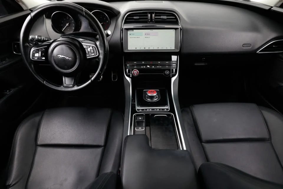 2019 Jaguar XE - Image 2 of 20